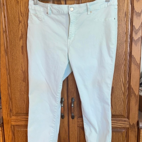 Brody Jeans Easy High Rise Crops. - Picture 1 of 3